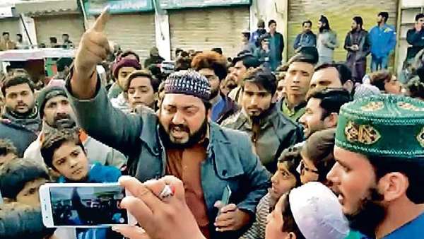 पाक में अल्पसंख्यकों की हालत का ताजा उदाहरण है ननकाना साहिब पर पथराव