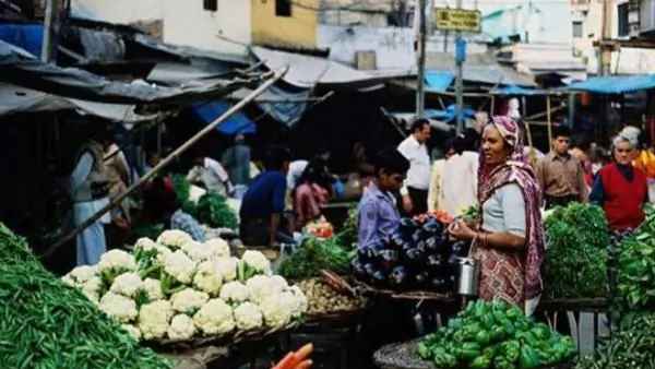 बारिश व सूखे की वजह से फसलें बर्बाद