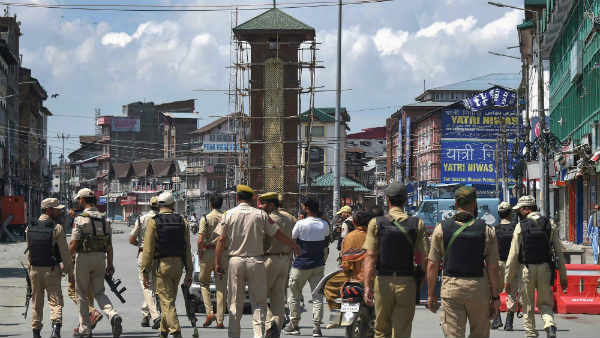 एडीजी रैंक के अफसर से हिरासत में पूछताछ