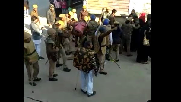 Police action agaisnt caa nrc protesters Police action agaisnt caa nrc protesters