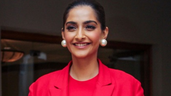 सोनम कपूर ने इन पर साधा निशाना