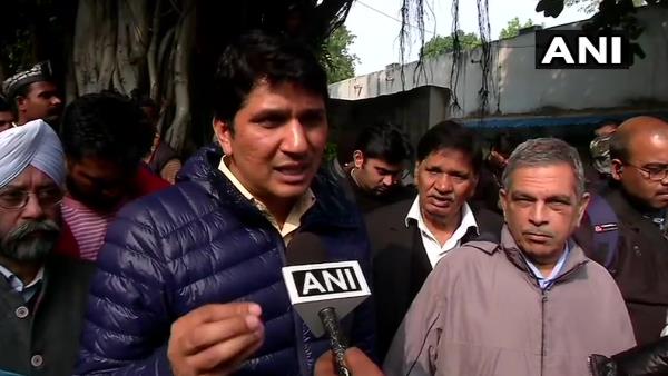 सोमवार को भी लेट हो गए थे केजरीवाल