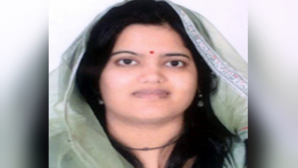 सुनीता नांगल से लड़ रहीं चुनाव