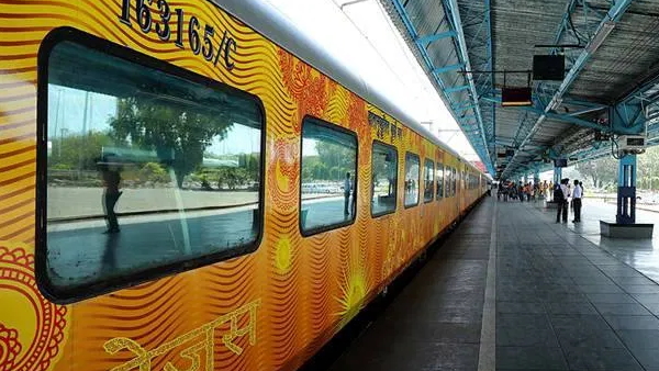17 अक्टूबर से चलेगी तेजस एक्सप्रेस