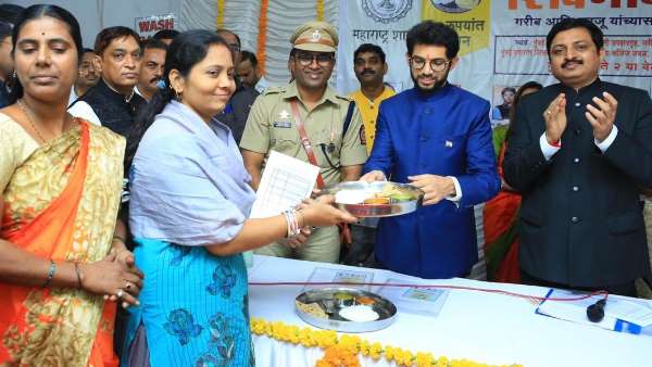 Maharashtra govt Rs 10 meals for poor Shiv Bhojan scheme rolled out Maharashtra govt Rs 10 meals for poor Shiv Bhojan scheme rolled out