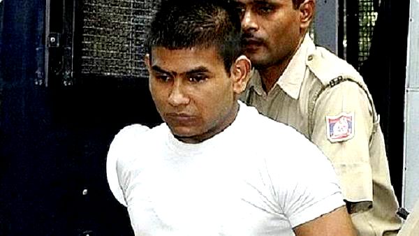 दोषी विनय शर्मा फांसी को उम्रकैद में बदलने के लिए डेथ वारेंट को दी चुनौती