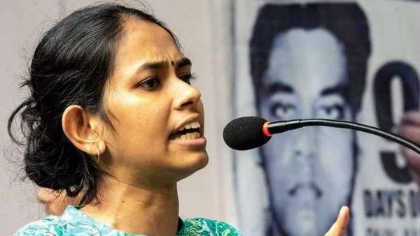 15-16 टांके लगे हैं, हाथ में चोट लगी है- आइशी