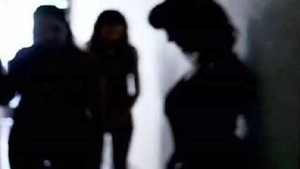 जिस्मफरोशी में दो अभिनेत्रियां गिरफ्तार