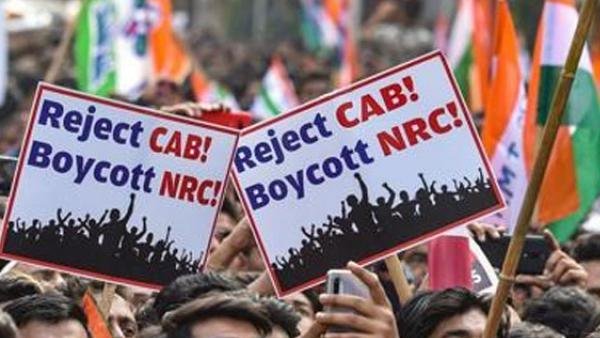 बीजेपी नेता बोले- हम लाठी से पीटेंगे
