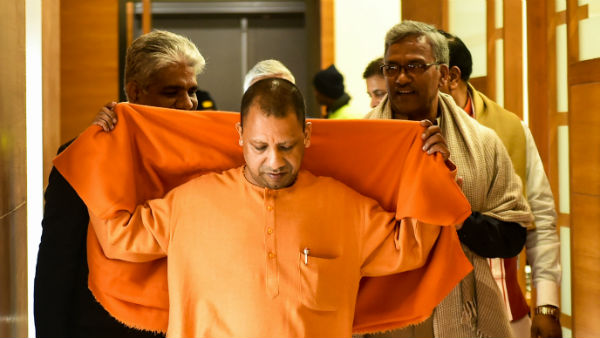 अलग-अलग स्थानों पर 9 इंजीनियर