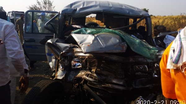 maharashtra solapur road accident many people died and injured maharashtra solapur road accident many people died and injured