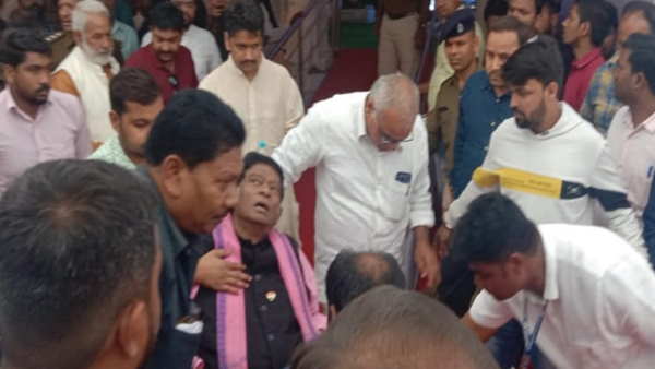 chhattisgarh ambikapur ajit jogi fainted during programme of ts singhdev chhattisgarh ambikapur ajit jogi fainted during programme of ts singhdev