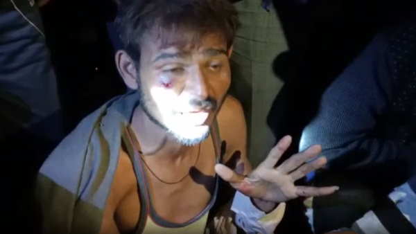 भीड़ ने पुलिस पर भी किया पथराव