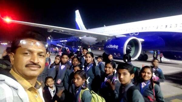 सेविंग से कराई हवाई यात्र