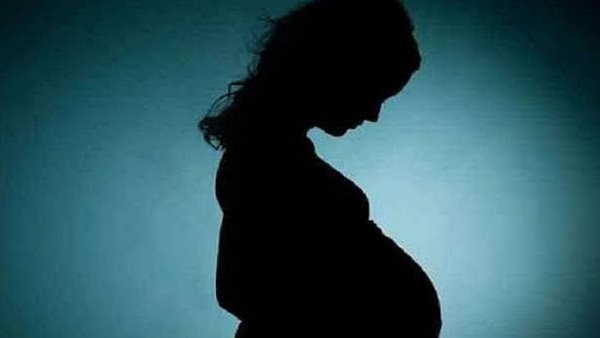 डरा-धमका कर गर्भपात कराने का आरोप