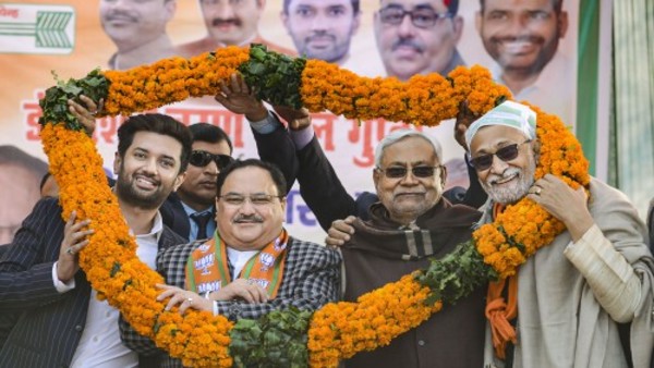 दिल्ली से अलग होगा बिहार का चुनाव