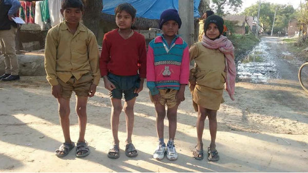 नाले का गंदा पानी पीने को मजबूर