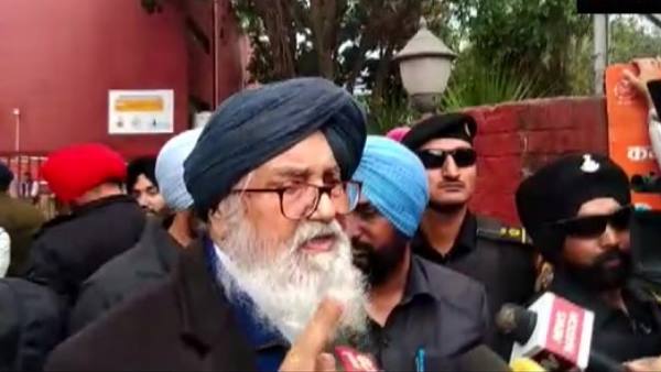 देश में ना सेक्युलेरिज्म बचा ना सोशलिज्म, लोकतंत्र भी चुनाव तक सीमित: प्रकाश सिंह बादल देश में ना सेक्युलेरिज्म बचा ना सोशलिज्म, लोकतंत्र भी चुनाव तक सीमित: प्रकाश सिंह बादल
