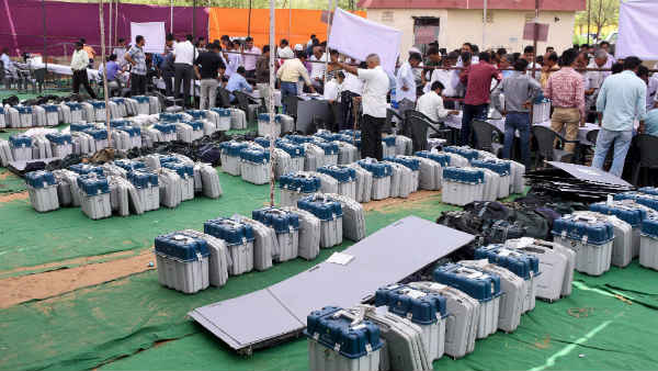 32 उम्मीदवार महिलाओं के खिलाफ अपराध के आरोपी