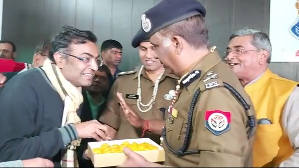 कुल पांच करोड़ का माल लूटा