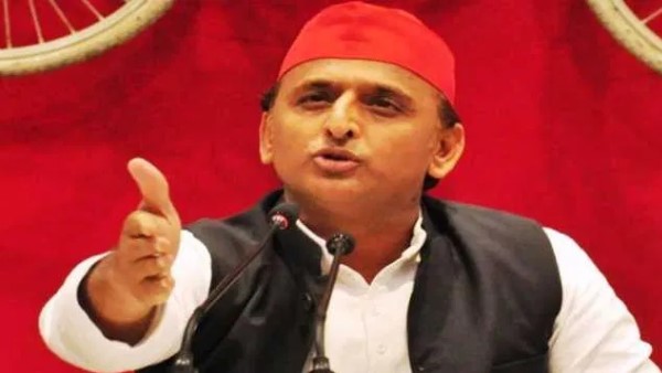 अखिलेश ने पुलिस अधिकारियों को लगाई फटकार