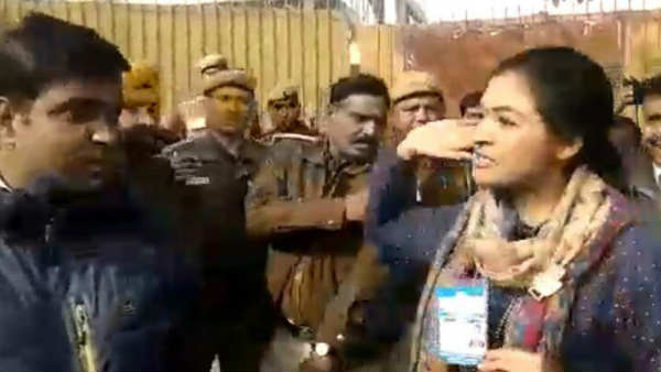जब बेटे को लेकर किया कमेंट तो आपा खो बैठीं अलका लांबा