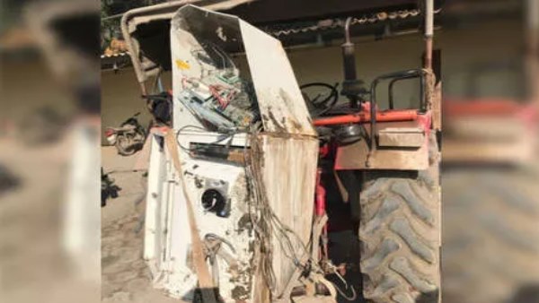 ATM Loot After theft a tractor from gajner Bikaner ATM Loot After theft a tractor from gajner Bikaner