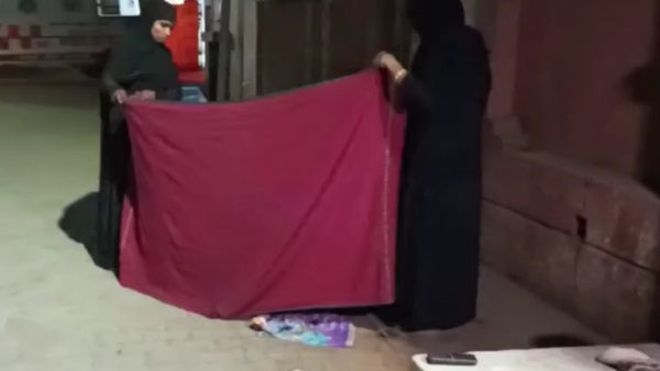 woman gave birth to child on road in front of hospital in bahraich woman gave birth to child on road in front of hospital in bahraich