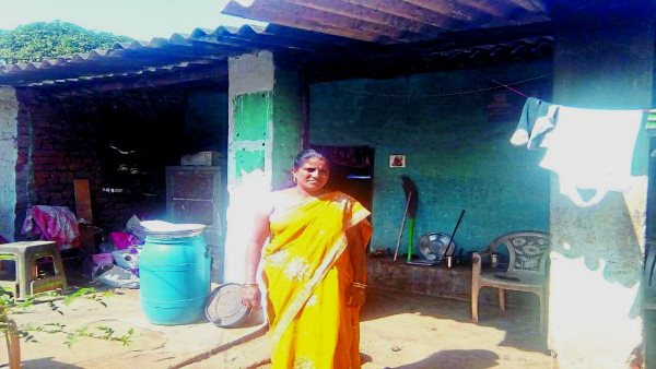 फीस माफ हुई तब कर पाया पढ़ाई पूरी