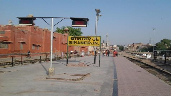 Son Brutally attacked on Mother in Sadul Ganj Bikaner Son Brutally attacked on Mother in Sadul Ganj Bikaner