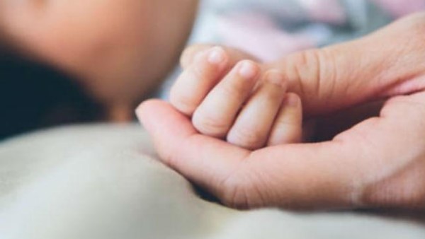 दुल्हन और बच्ची को अपनाने से इनकार