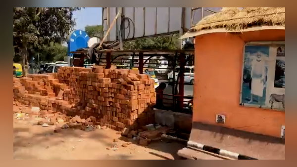 ahead of Trump Ahmedabad visit, Gujarat civic body builds wall to shut out slum on route, people ask to PM Modi this is why happen ahead of Trump Ahmedabad visit, Gujarat civic body builds wall to shut out slum on route, people ask to PM Modi this is why happen