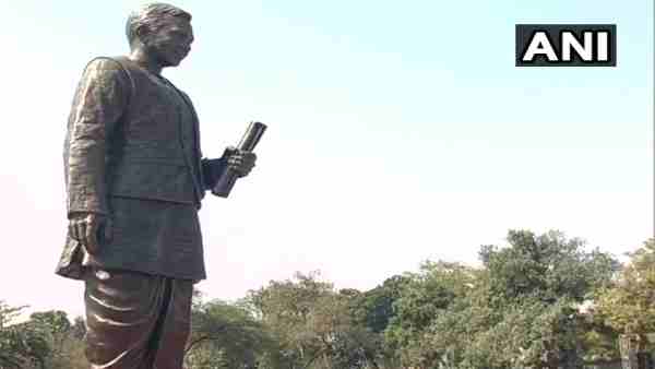 दीनदयाल उपाध्याय स्मारक का किया लोकार्पण