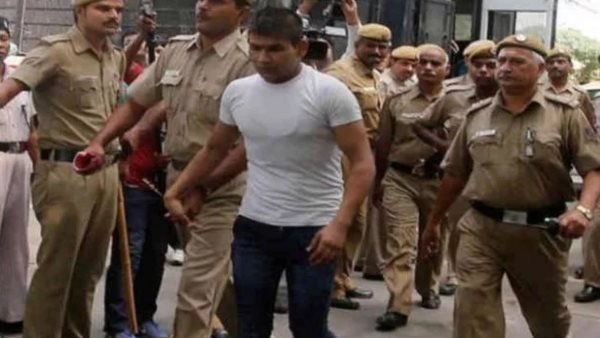 विनय ने डाली एक और याचिका