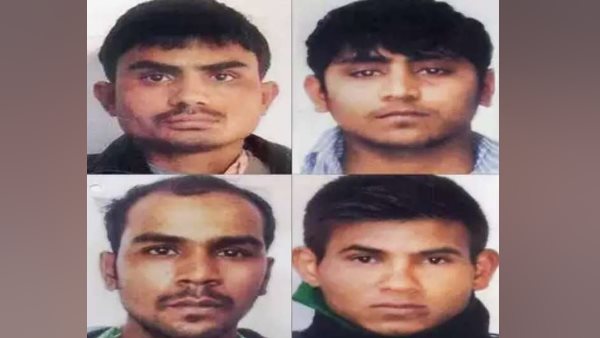 दोषियों को फांसी के लिए रोज कैंडल मार्च निकाल रहे द्वारका के लोग
