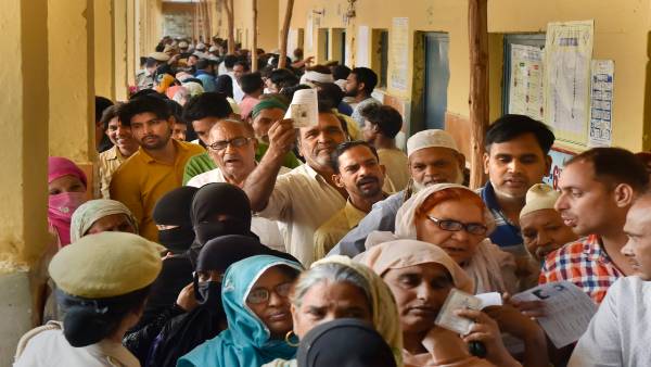 दिल्ली में दोपहर 3 से रात 8 बजे के बीच हुई वोटिंग ताबड़तोड़ हुई