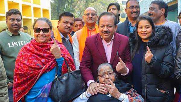 Delhi Assembly Election 2020, Delhi Assembly Election, Delhi Election, Delhi, bjp, aap, aam aadmi party, pictures, politicians, voting, दिल्ली विधानसभा चुनाव 2020, दिल्ली विधानसभा चुनाव, दिल्ली, दिल्ली चुनाव, तस्वीरें, राजनेता, वोटिंग, मतदान Delhi Assembly Election 2020, Delhi Assembly Election, Delhi Election, Delhi, bjp, aap, aam aadmi party, pictures, politicians, voting, दिल्ली विधानसभा चुनाव 2020, दिल्ली विधानसभा चुनाव, दिल्ली, दिल्ली चुनाव, तस्वीरें, राजनेता, वोटिंग, मतदान