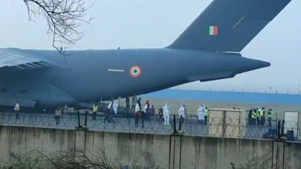 76 भारतीय और 36 विदेशी नागरिकों को लेकर भारत पहुंचा विमान