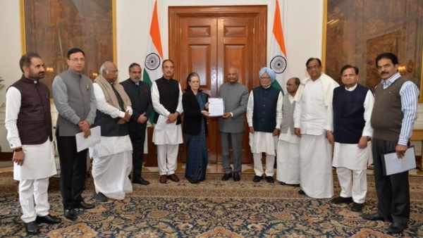 Delhi violence Congress delegation memorandum to President Ram Nath Kovind Sonia Gandhi Manmohan Singh Delhi violence Congress delegation memorandum to President Ram Nath Kovind Sonia Gandhi Manmohan Singh