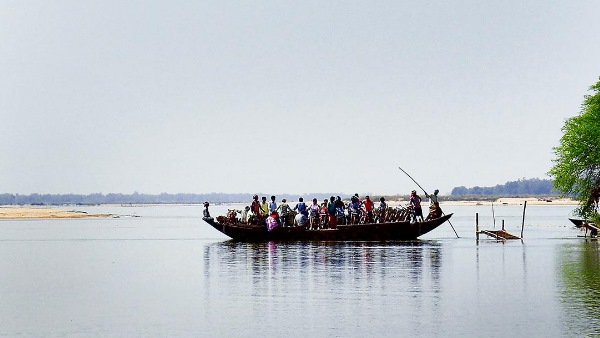 रानी चुआं से निकलती है स्वर्णरेखा नदी