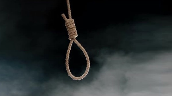 जंगल में फांसी से लटकी मिली लाश
