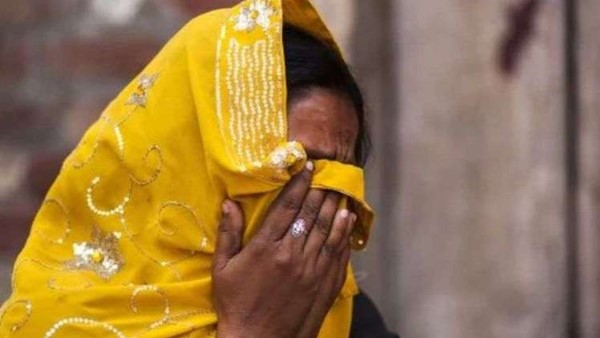 लूट के इरादे से घर में घुसे बदमाश