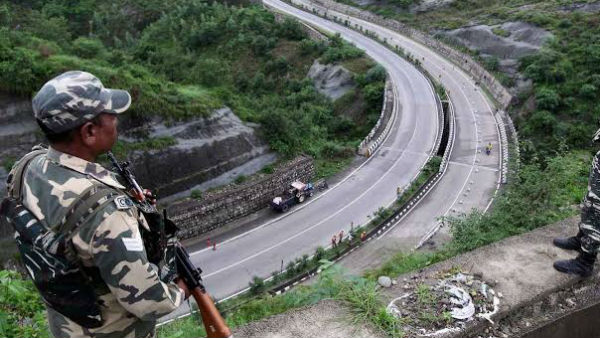 J&K: Article 370 हटाए जाने के बाद से थे हिरासत में... J&K: Article 370 हटाए जाने के बाद से थे हिरासत में...
