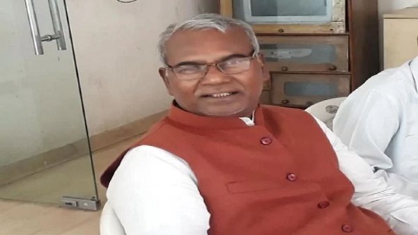 9- पटना निवासी श्री कामेश्वर चौपाल