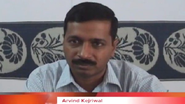 दिल्ली को डस्टबिन में डाल प्रधानमंत्री बनने वाराणसी चले गए केजरीवाल
