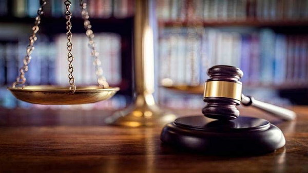 8.44 Lakh rupees worth Gold And Silver Stolen From Surat District Court 8.44 Lakh rupees worth Gold And Silver Stolen From Surat District Court