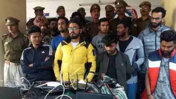 मकान के बेसमेंट से चलाया जा रहा था कॉल सेंटर