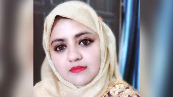 मशहूर शायर मुनव्‍वर राणा की बेटी से बोले बीजेपी सांसद, भारत में दम घुटता है  तो पाकिस्‍तान चली जाओ | Free to go to Pakistan, BJP MP asks Renowned Shayar  Munawwar Rana's