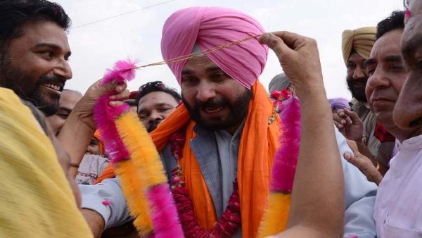 कांग्रेस में भी चर्चा है कि AAP का दामन थाम सकते हैं नवजोत सिंह सिद्धू