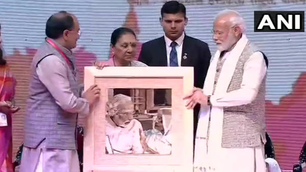 Why did PM Modi say in Varanasi - Kashi is one but its forms are many? Why did PM Modi say in Varanasi - Kashi is one but its forms are many?